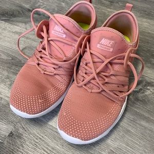 Nike weight lifting shoes